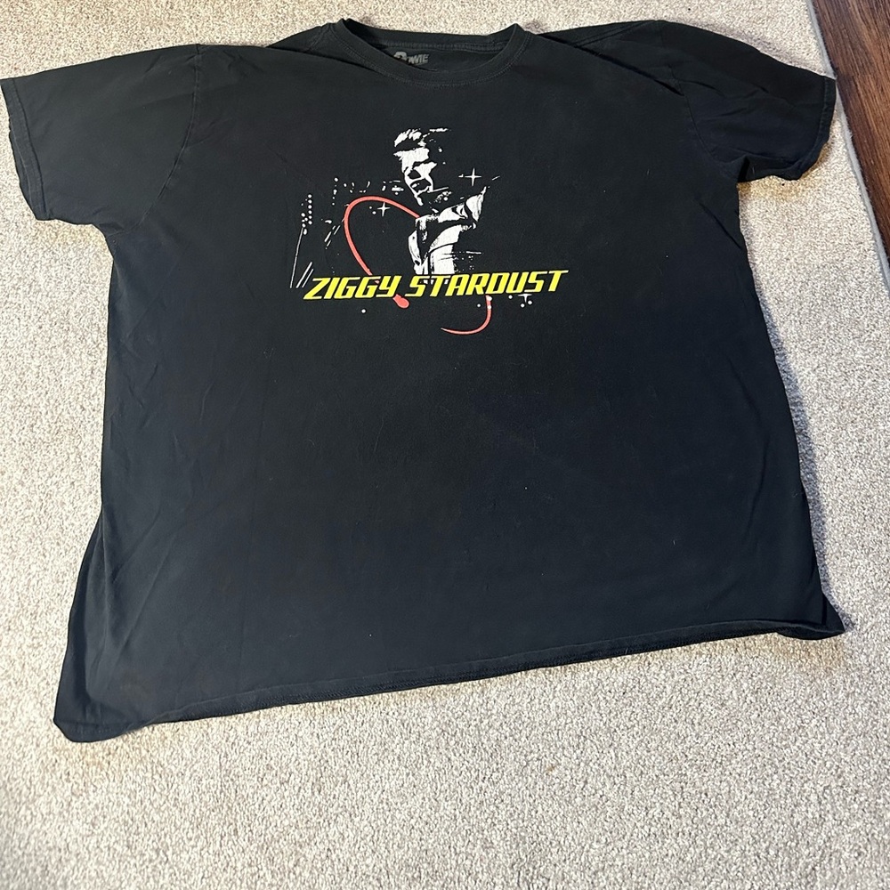 Plus Size Ziggy Stardust Black Graphic T-Shirt size 18 20 accommodates 1x 2x